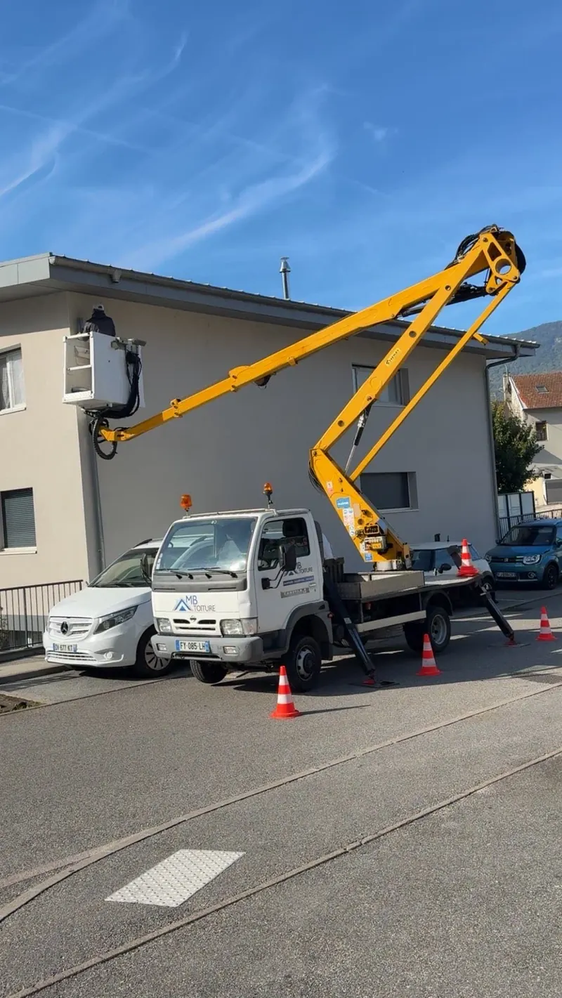 Couverture de toiture avec nacelle à Chambéry — MB Toiture